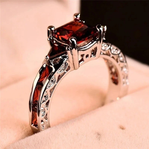 Princess cut garnet ruby - cut,